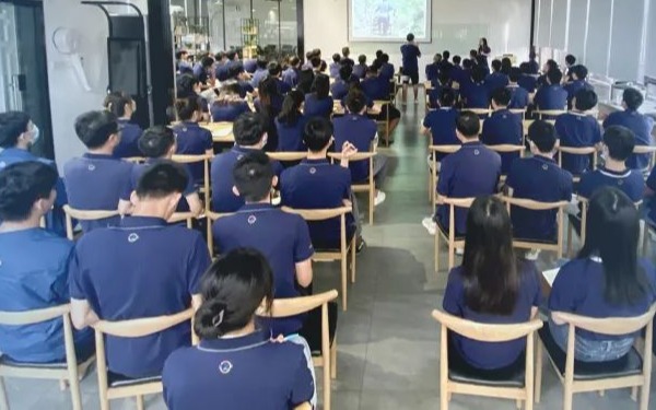 【今年會jinnianhui智慧分享日第2期】保持危機(jī)意識，持續(xù)變革，不懈奮斗！